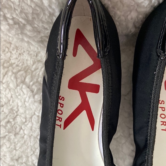 Anne Klein Sport Black Flexible Flats Size 8 - Picture 2 of 6